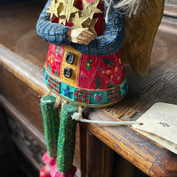 Vintage Wooden Christmas ANGEL Figurine y Russ Berrie Dangling Legs With TAGS - Picture 4 of 9